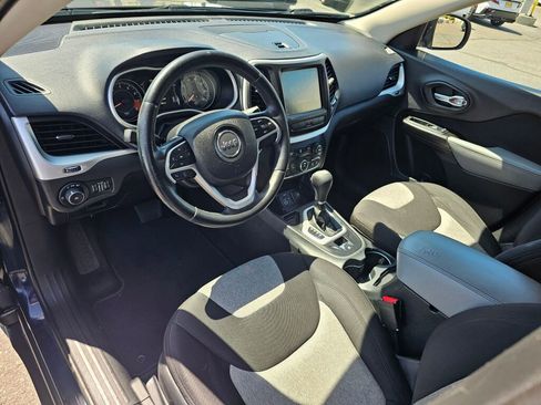 Used 2014 Jeep Cherokee Latitude FWD image 2