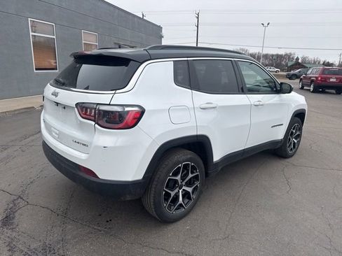 Used 2025 Jeep Compass Limited image 10