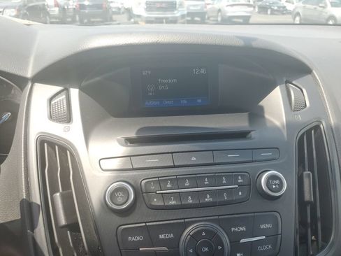 Used 2016 Ford Focus SE FWD image 12