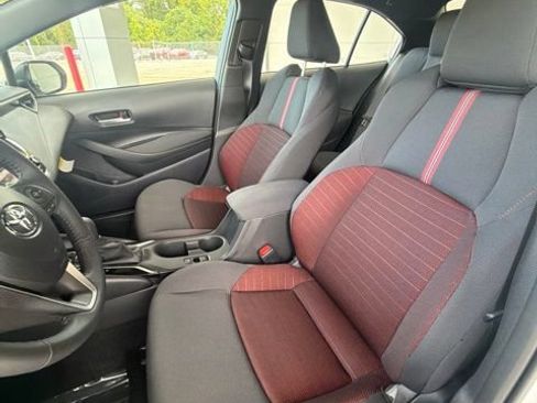 Used 2026 Toyota Corolla SE FWD image 18
