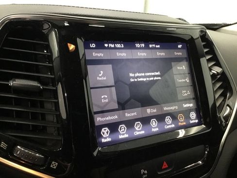 Used 2019 Jeep Cherokee Limited AWD/4WD image 18