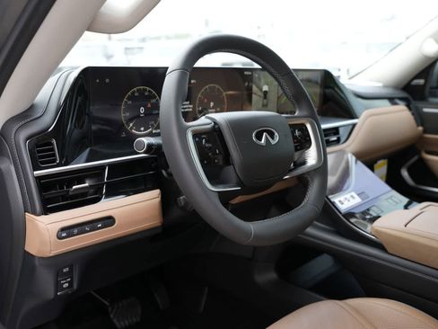 New 2026 INFINITI QX80 Luxe RWD image 16