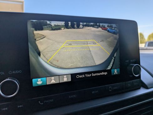 Certified 2023 Honda Pilot Sport image 18