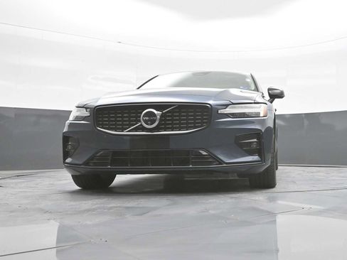 Used 2024 Volvo S60 B5 Plus AWD/4WD image 35