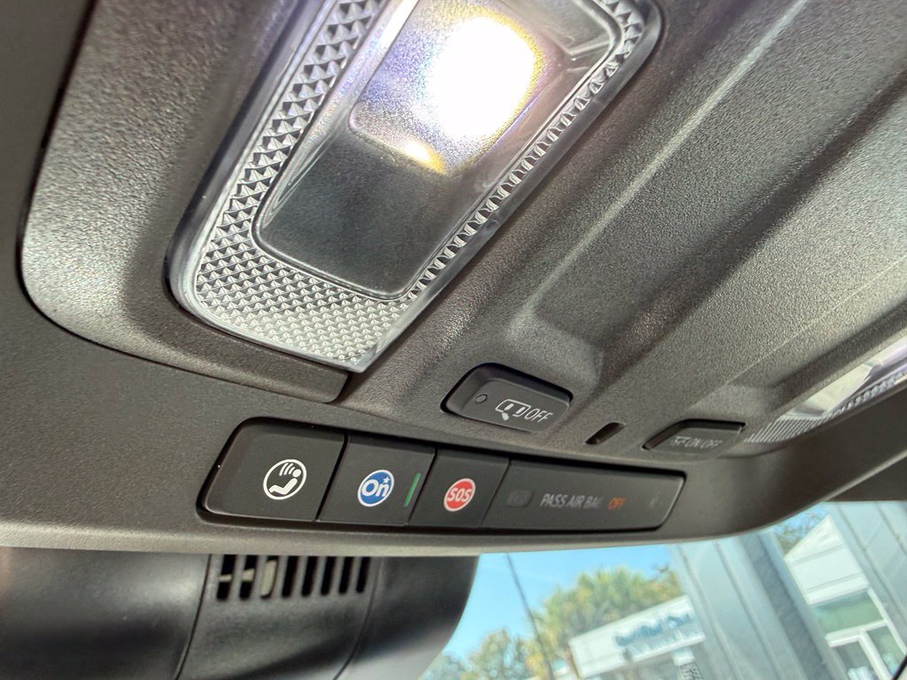 Used 2025 GMC Sierra 3500 SLE w/ Preferred Package RWD image 12