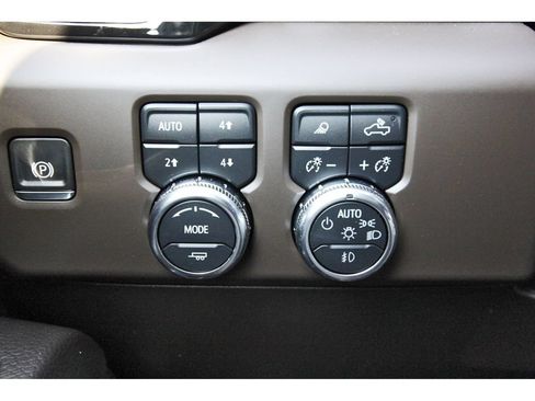 Used 2025 GMC Sierra 1500 Denali w/ Denali Reserve Package AWD/4WD image 22
