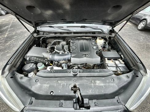 Used 2015 Toyota 4Runner SR5 image 17