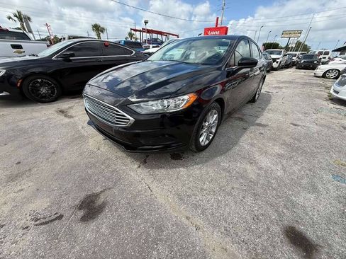 Used 2017 Ford Fusion SE FWD image 8