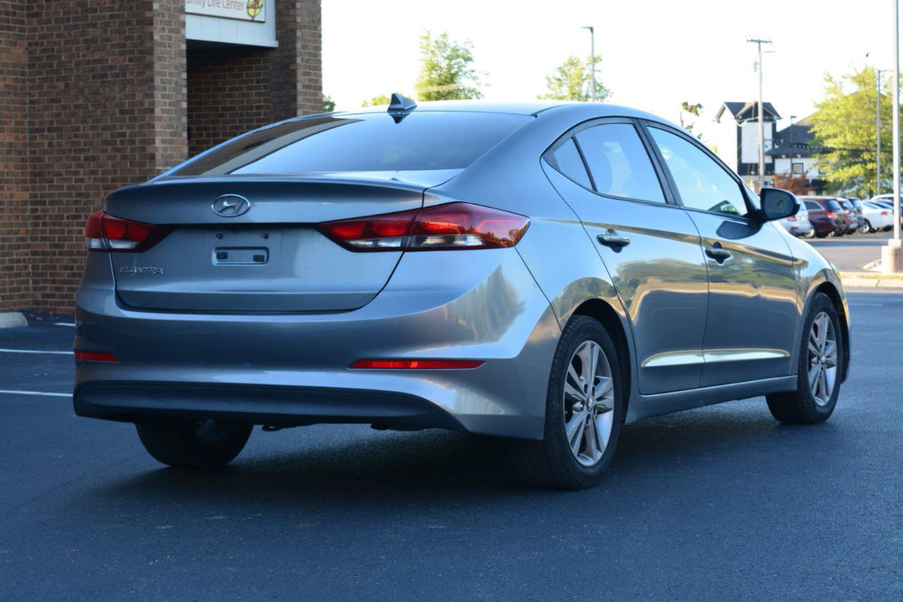 Used 2017 Hyundai Elantra SE w/ SE A/T Tech Package 03 FWD image 5