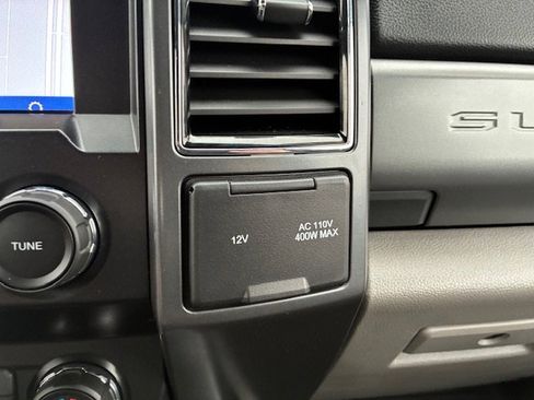Used 2022 Ford F350 XLT w/ XLT Premium Package image 27
