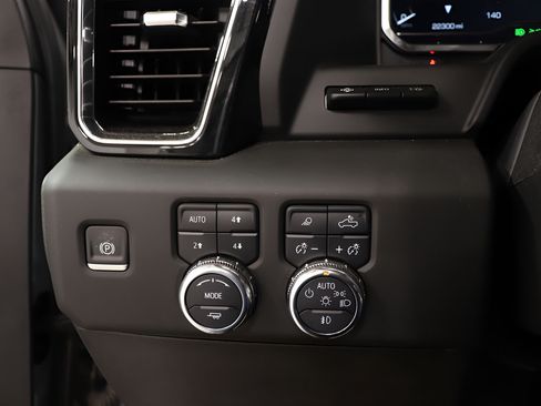 Used 2025 GMC Sierra 2500 Denali Ultimate w/ Snow Plow Prep/Camper Package AWD/4WD image 20
