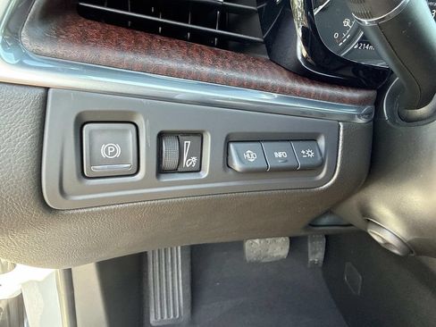 New 2026 Cadillac XT5 Premium Luxury AWD/4WD image 30