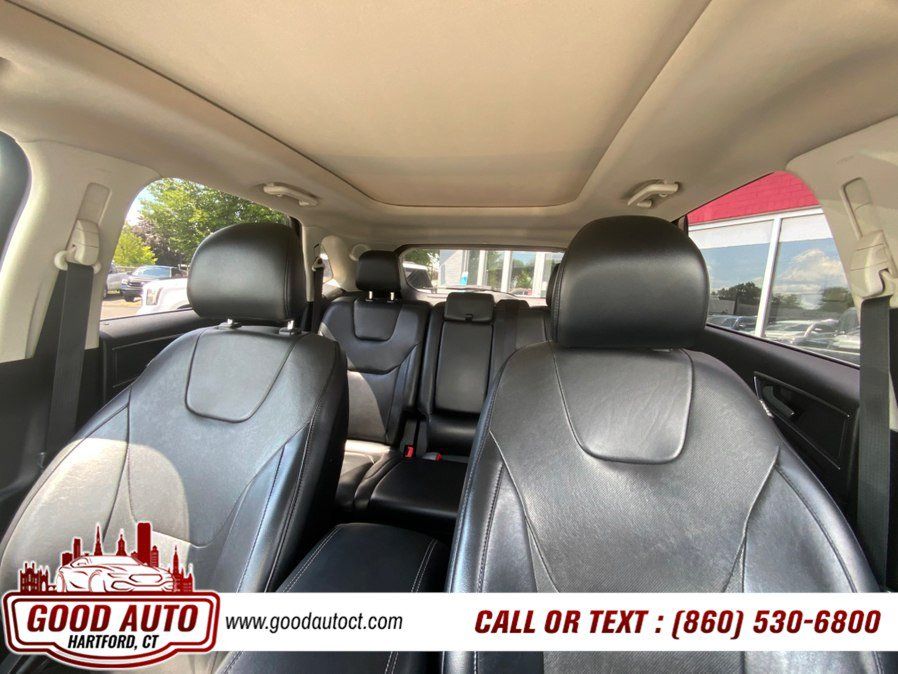 Used 2019 Ford Edge Titanium w/ Equipment Group 301A AWD/4WD image 19