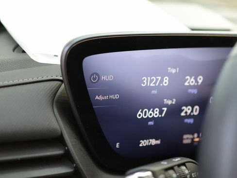 Used 2025 Buick Envision Preferred image 11