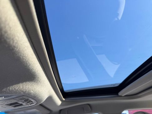 Used 2013 Toyota Corolla LE w/ Premium Pkg image 17