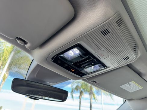 Used 2025 Volkswagen Atlas Peak Edition SE image 31