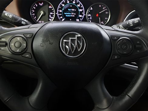 Used 2018 Buick Enclave Avenir w/ Avenir Technology Package image 22