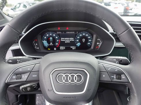 Used 2025 Audi Q3 2.0T Premium image 16