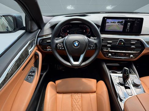 Used 2023 BMW 540i w/ Premium Package RWD image 29