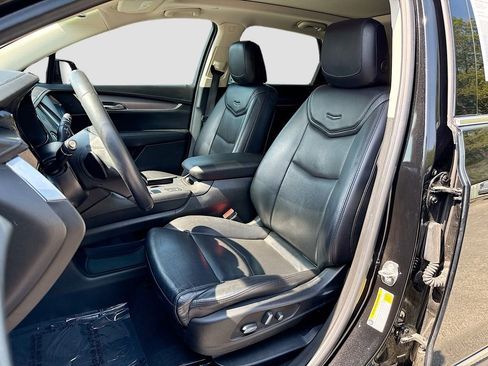 Used 2018 Cadillac XT5 Premium Luxury image 16