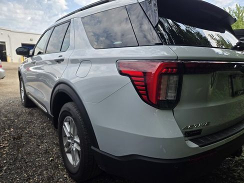 Certified 2025 Ford Explorer Active AWD/4WD image 3
