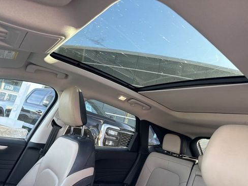 Used 2021 Ford Escape SEL image 10