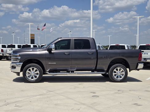 New 2026 RAM 2500 Laramie AWD/4WD image 4