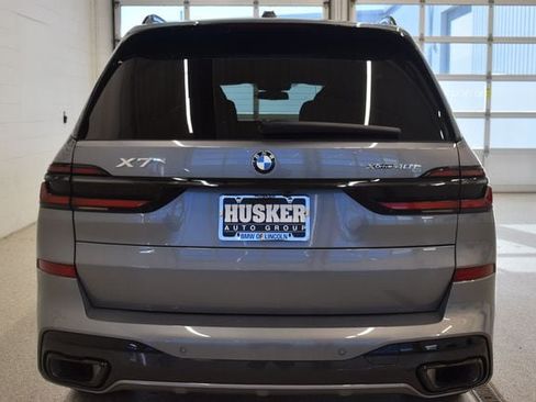 Used 2026 BMW X7 xDrive40i AWD/4WD image 11