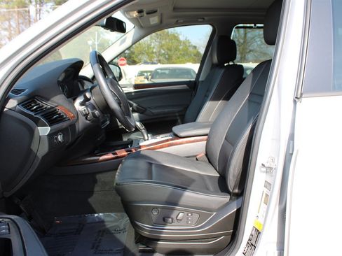 Used 2010 BMW X5 xDrive35d image 13
