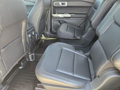 Used 2022 Ford Explorer XLT w/ Equipment Group 202A image 29