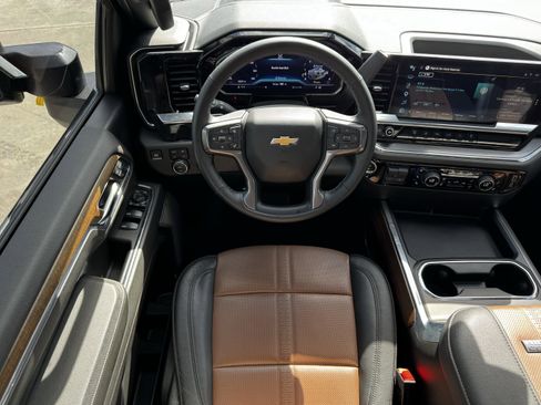 Used 2024 Chevrolet Silverado 2500 High Country AWD/4WD image 15