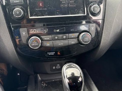 Used 2022 Nissan Rogue Sport SV AWD/4WD image 6