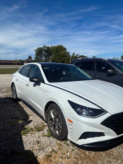 Used 2021 Hyundai Sonata SEL w/ Convenience Package FWD image 2