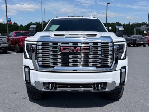 Used 2025 GMC Sierra 3500 Denali w/ Denali Reserve Package AWD/4WD image 3