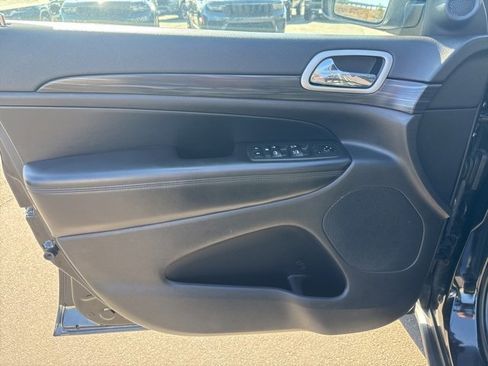 Certified 2020 Jeep Grand Cherokee Laredo image 11