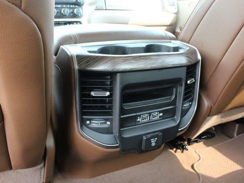 Used 2019 RAM 1500 Laramie AWD/4WD image 35
