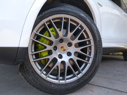 Used 2017 Porsche Cayenne S image 55