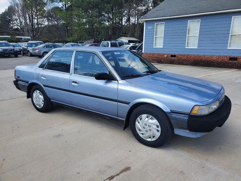 Used 1988 Toyota Camry image 3