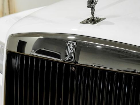 Used 2022 Rolls-Royce Cullinan Black Badge w/ Dark Exterior Package AWD/4WD image 59