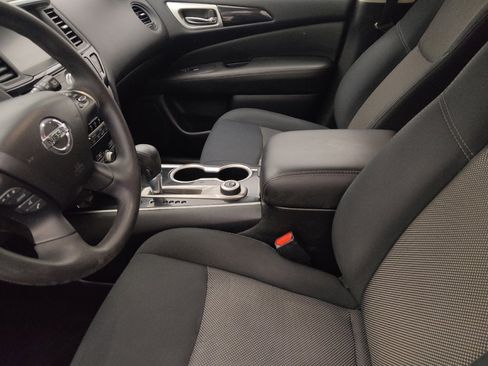 Used 2019 Nissan Pathfinder S image 17