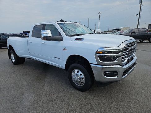 Used 2025 RAM 3500 Laramie AWD/4WD image 10