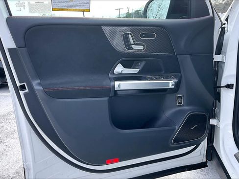 Used 2025 Mercedes-Benz GLB 35 AMG 4MATIC image 20