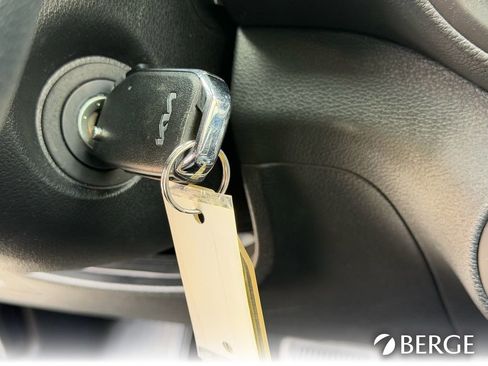 Used 2025 Kia Soul LX w/ LX Technology Package FWD image 31