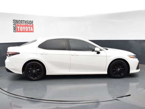 Used 2022 Toyota Camry LE image 5