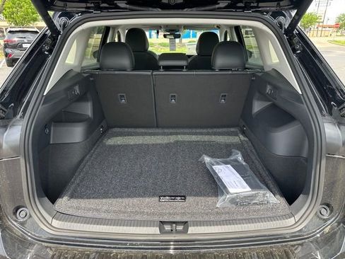 New 2026 Volkswagen Tiguan SE FWD image 21