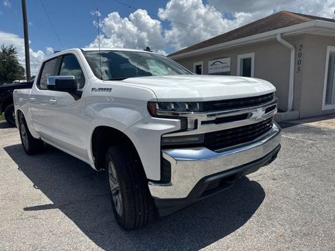 Used 2020 Chevrolet Silverado 1500 LT AWD/4WD image 3