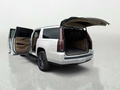 Used 2020 Cadillac Escalade ESV Platinum RWD image 13