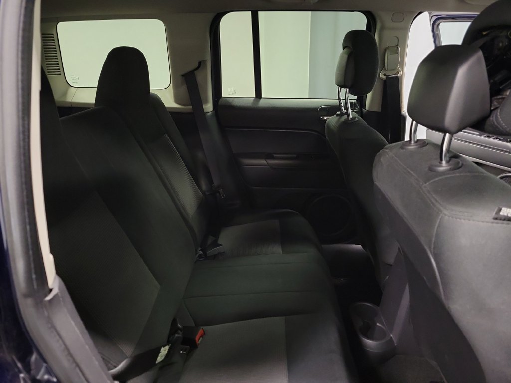 Used 2014 Jeep Patriot Latitude w/ Sun/Sound Group FWD image 29