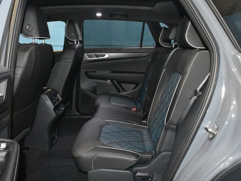 New 2026 Volkswagen Atlas Cross Sport SEL Premium R-Line AWD/4WD image 15