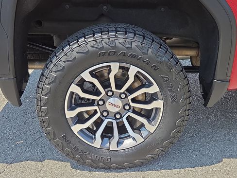 Certified 2021 GMC Sierra 1500 AT4 w/ AT4 Premium Package AWD/4WD image 17